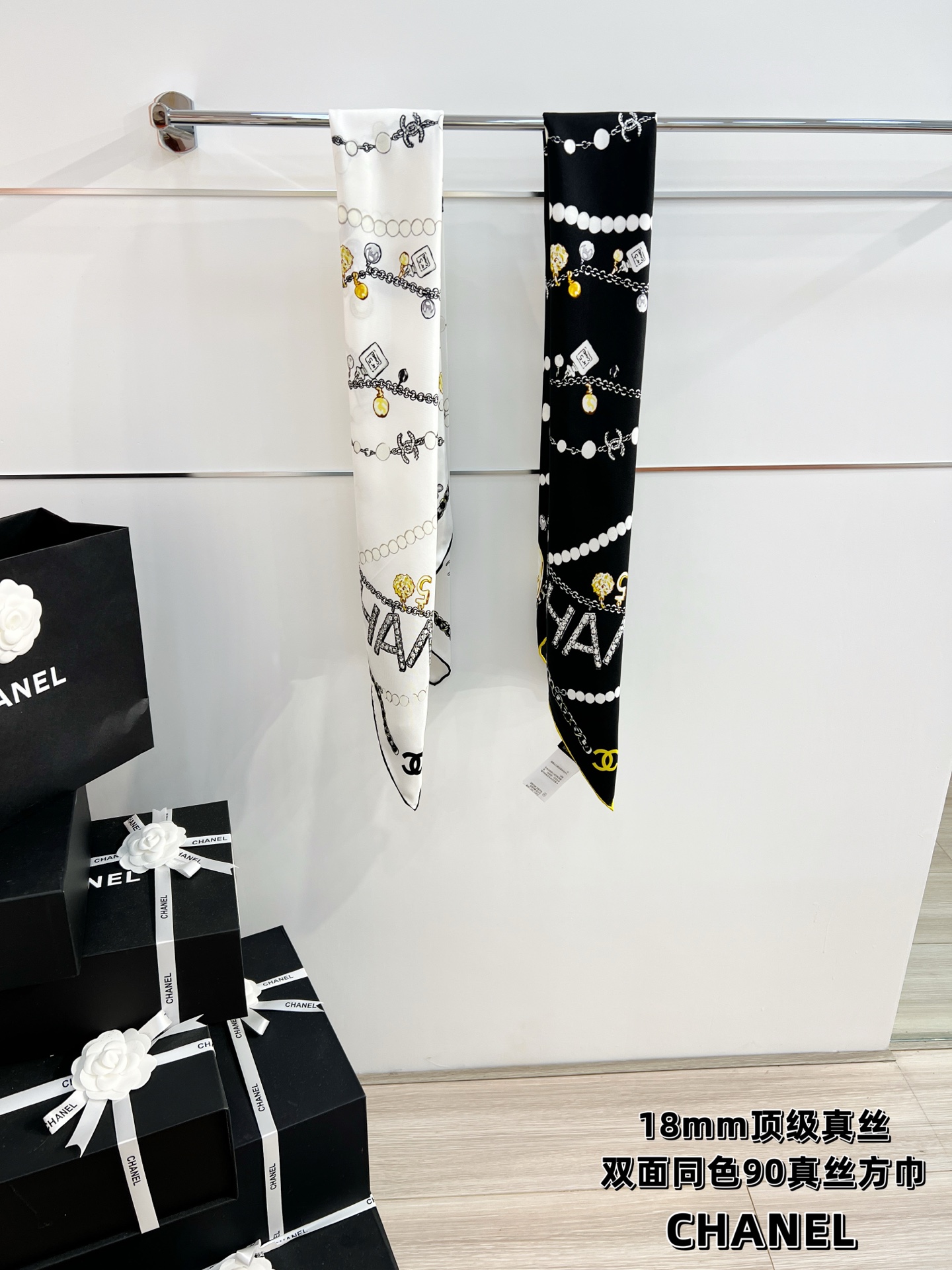 Chanel ~26新品～90双面真丝