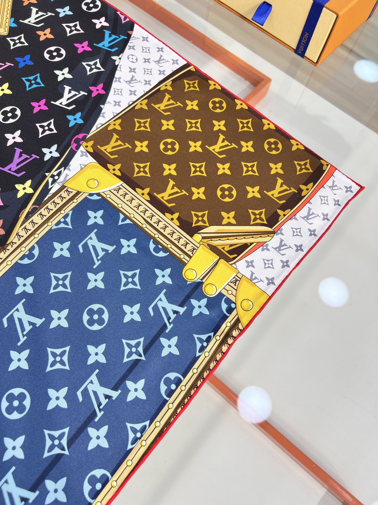 LV X TM MONOGRAMMULTICOLOR COLLECTORSQUARE 90方巾路易威登携