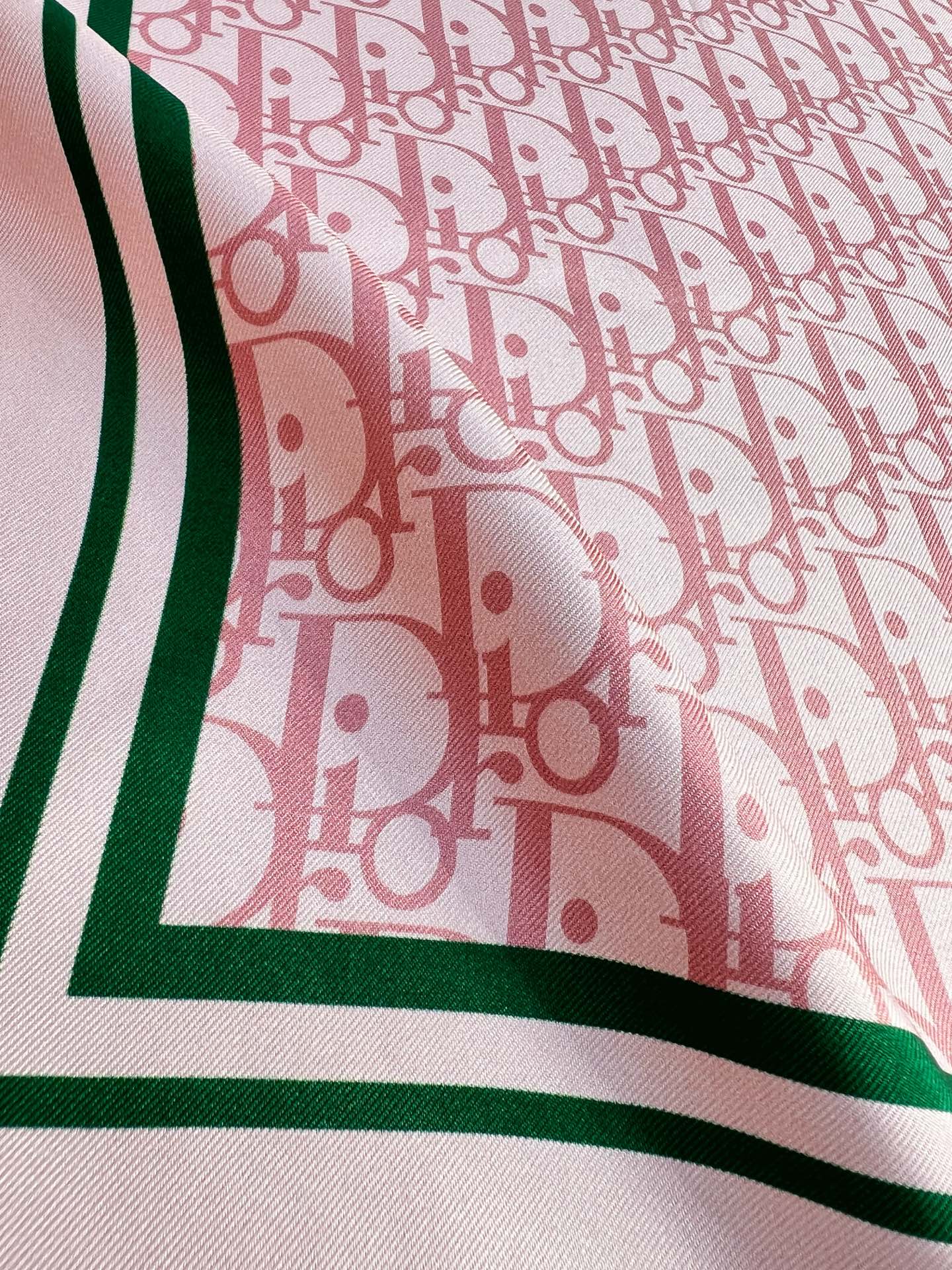 Dior 印花方巾