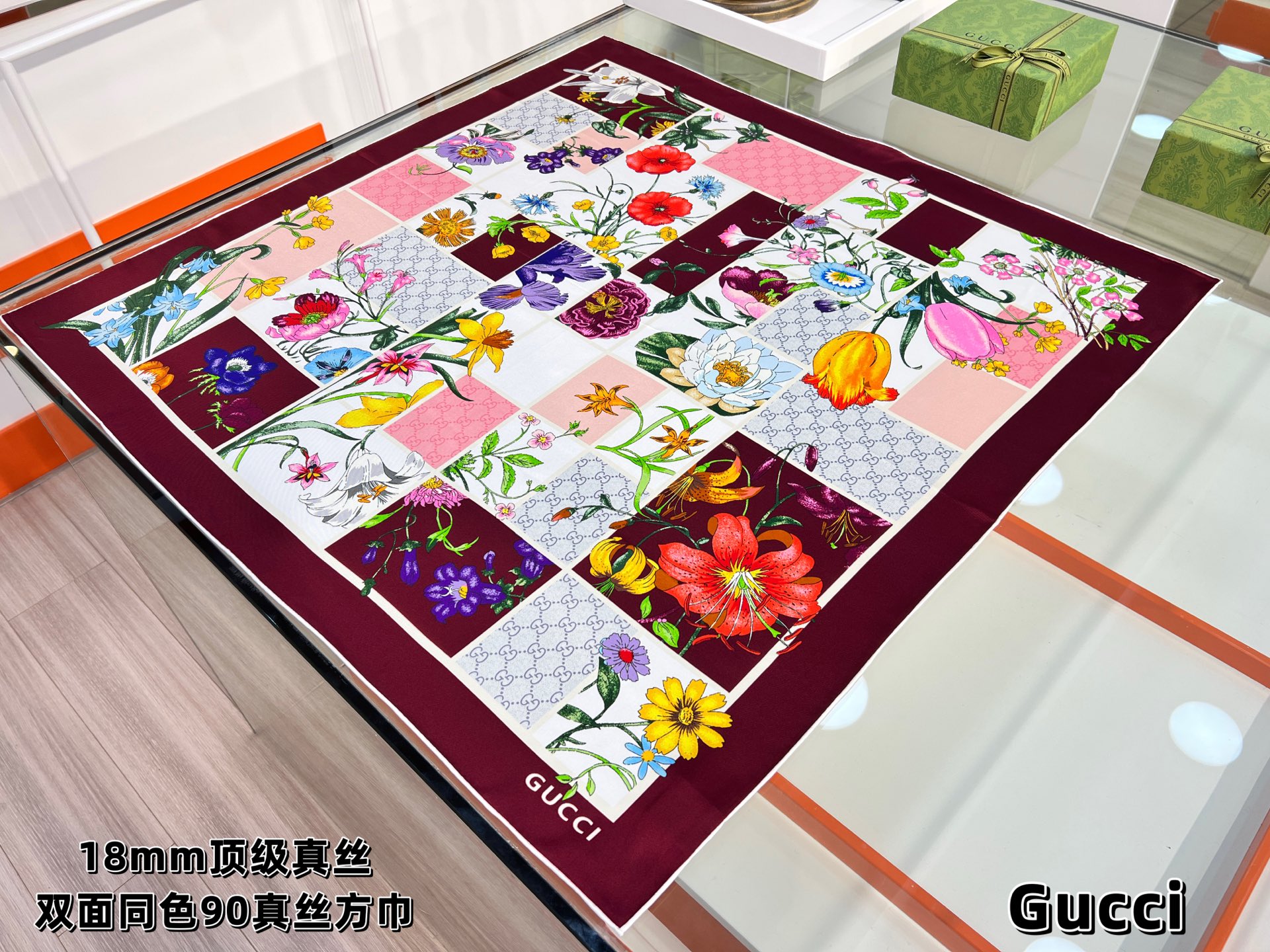 Gucci 印花桑蚕丝斜纹方巾