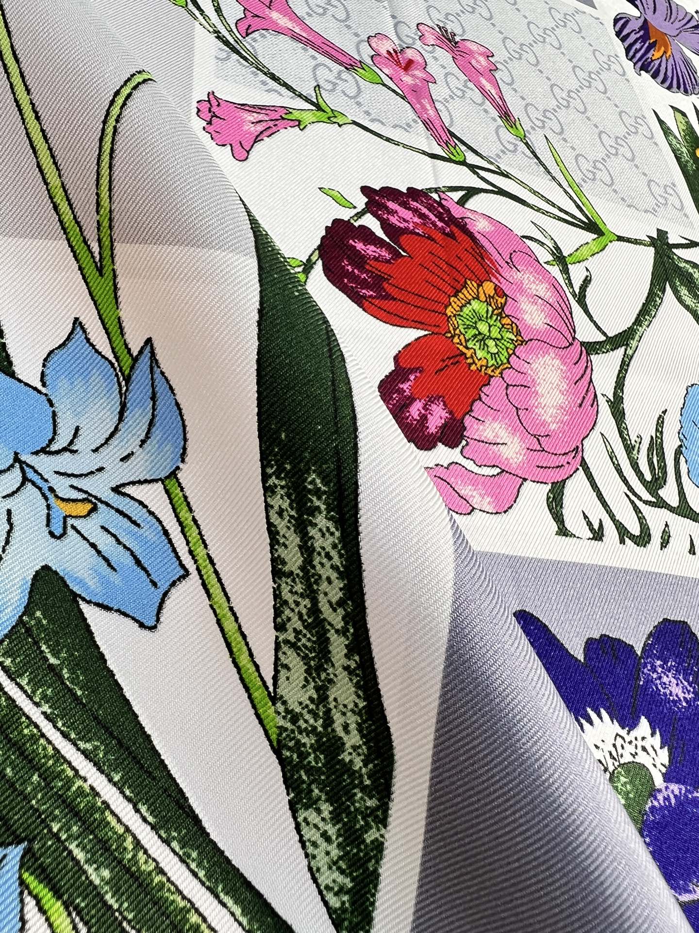 Gucci 印花桑蚕丝斜纹方巾