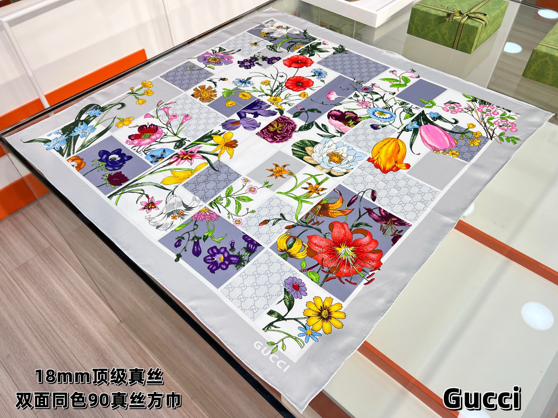Gucci 印花桑蚕丝斜纹方巾