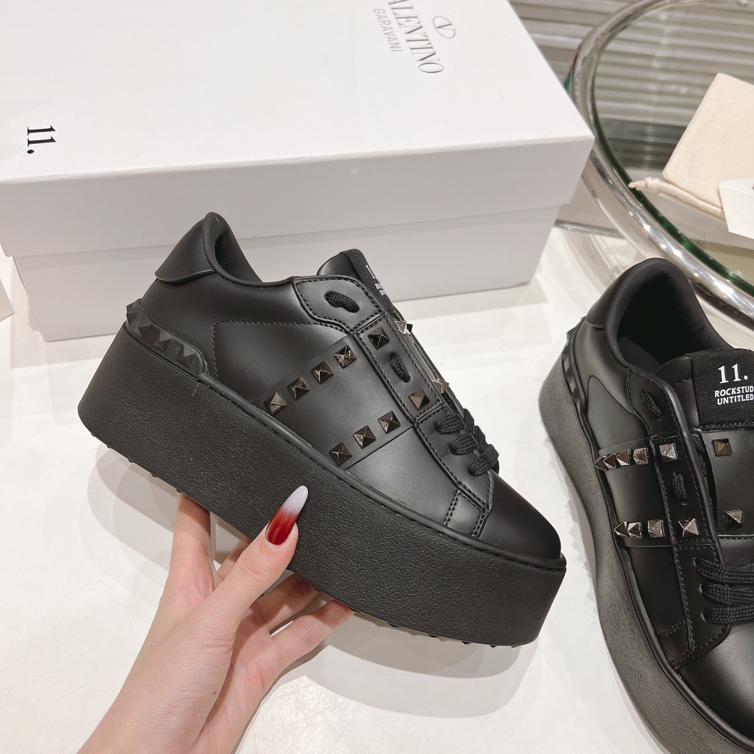 Valentino Rockstud Untitled Sports Shoes 2024: Premium Leather, Rubber Sole, Limited Edition - 图片 5
