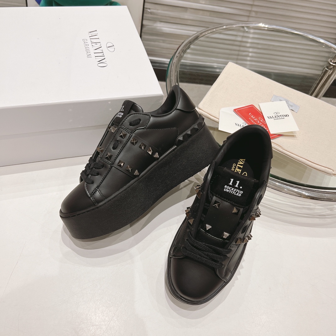 Valentino Rockstud Untitled Sports Shoes 2024: Premium Leather, Rubber Sole, Limited Edition - 图片 4