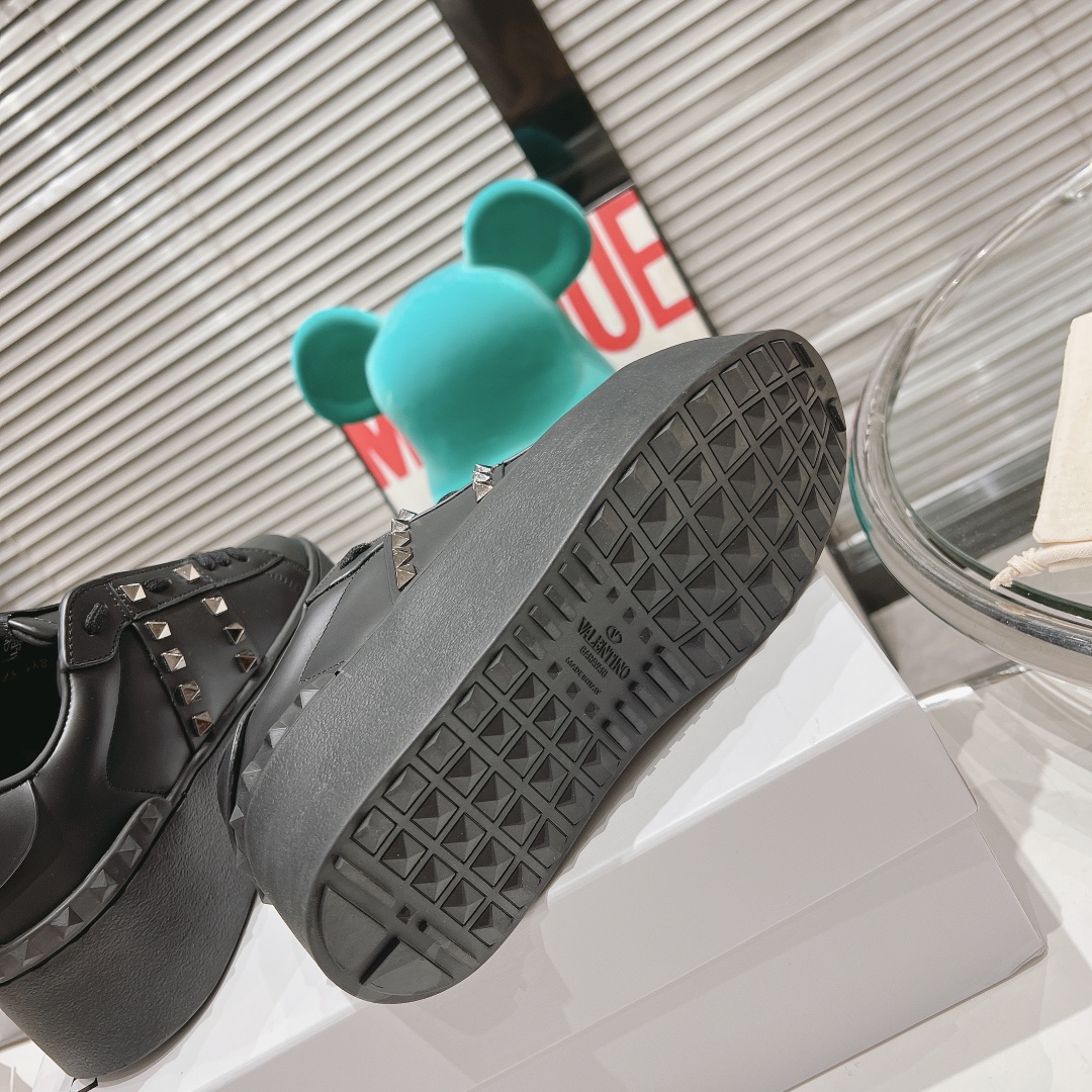 Valentino Rockstud Untitled Sports Shoes 2024: Premium Leather, Rubber Sole, Limited Edition - 图片 7