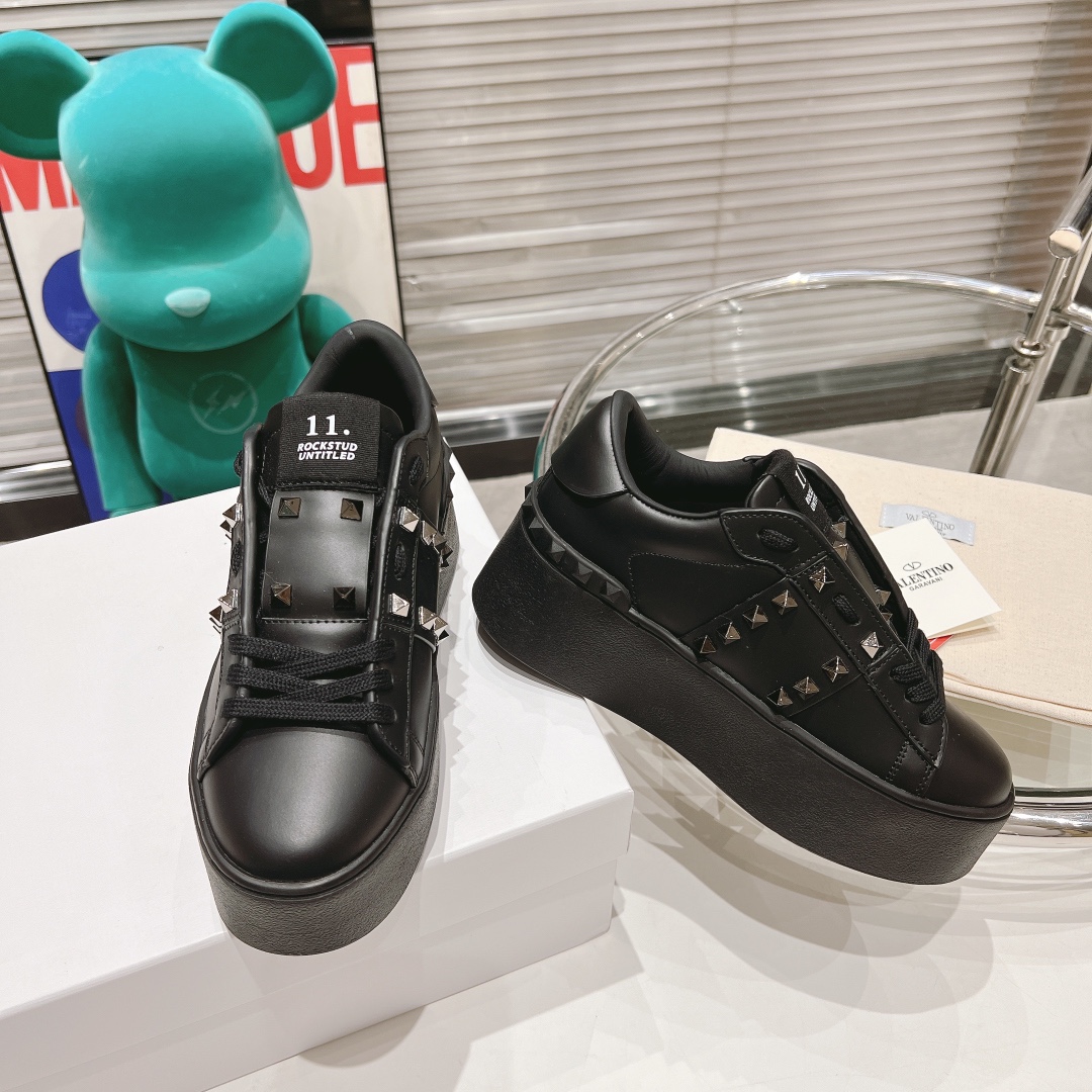 Valentino Rockstud Untitled Sports Shoes 2024: Premium Leather, Rubber Sole, Limited Edition - 图片 3