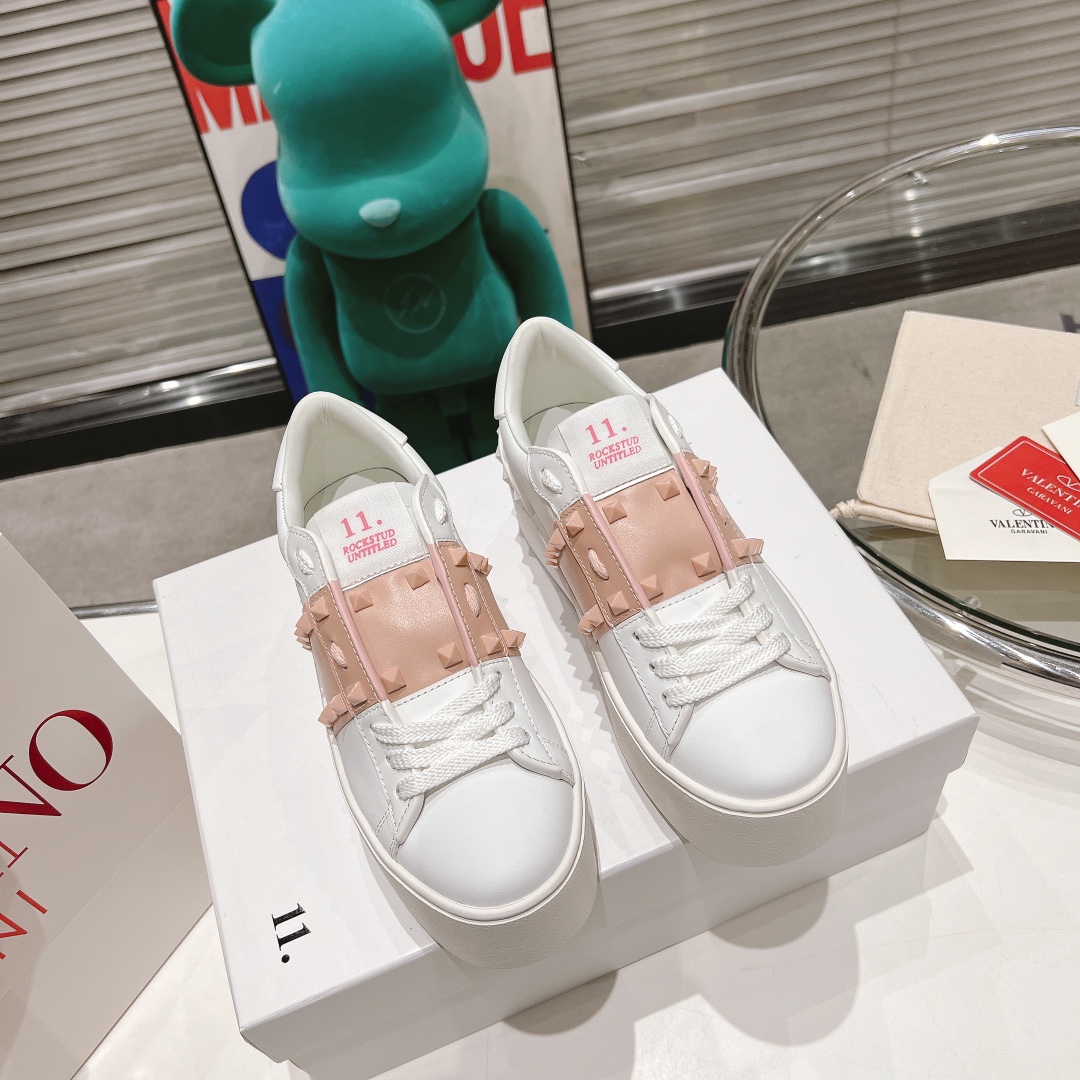 Valentino 2024 Rockstud Untitled Sports & Leisure Shoes: Premium Design and Comfort. - 图片 1