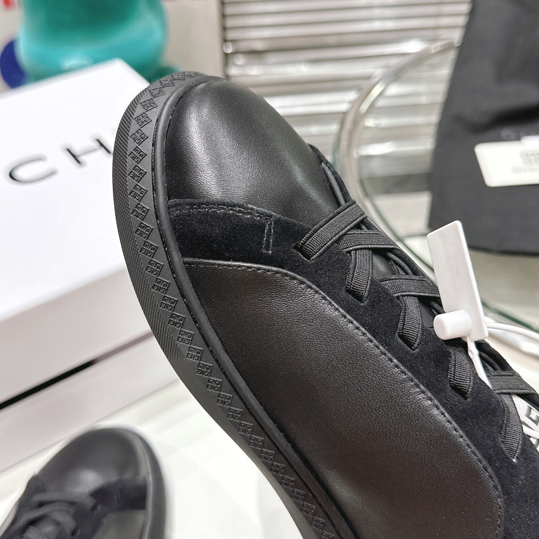 Designer di negozi Givenchy Scarpe Sneaker Uomini Pelle pecora Top bassi 7 i1733345853 1470 0