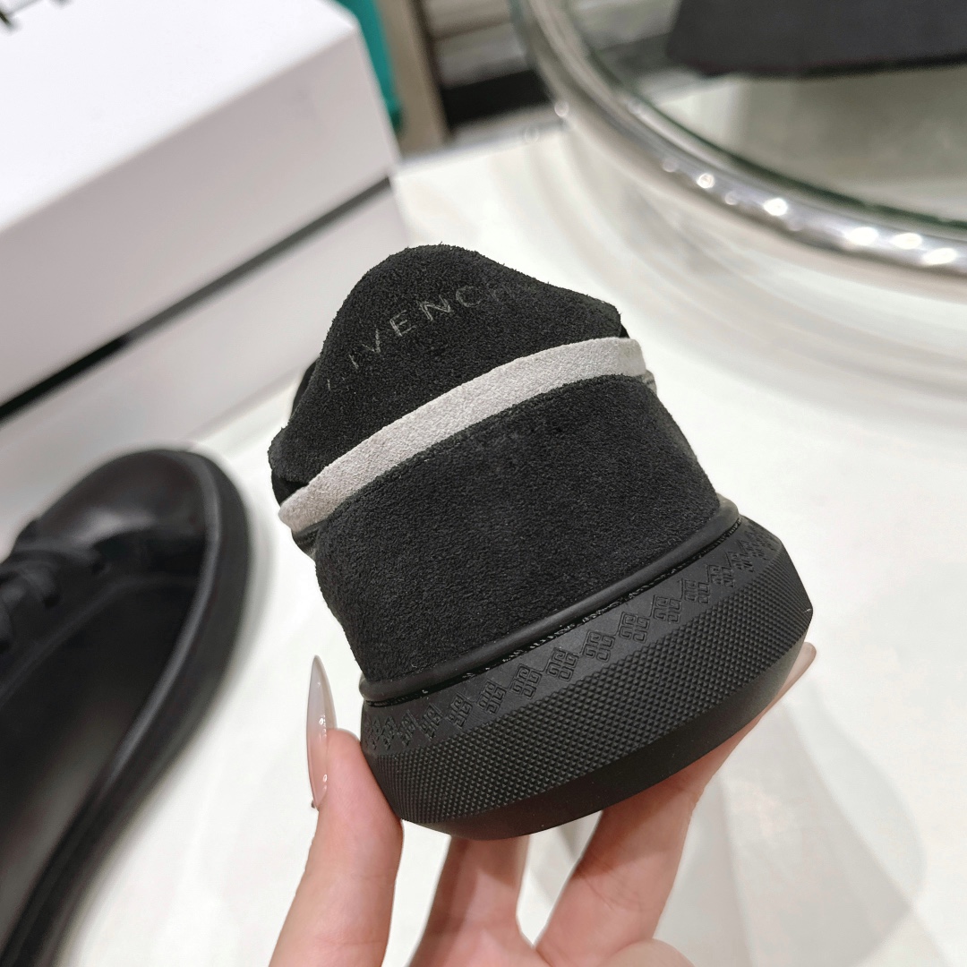 Designer di negozi Givenchy Scarpe Sneaker Uomini Pelle pecora Top bassi 10 i1733345853 4661 0