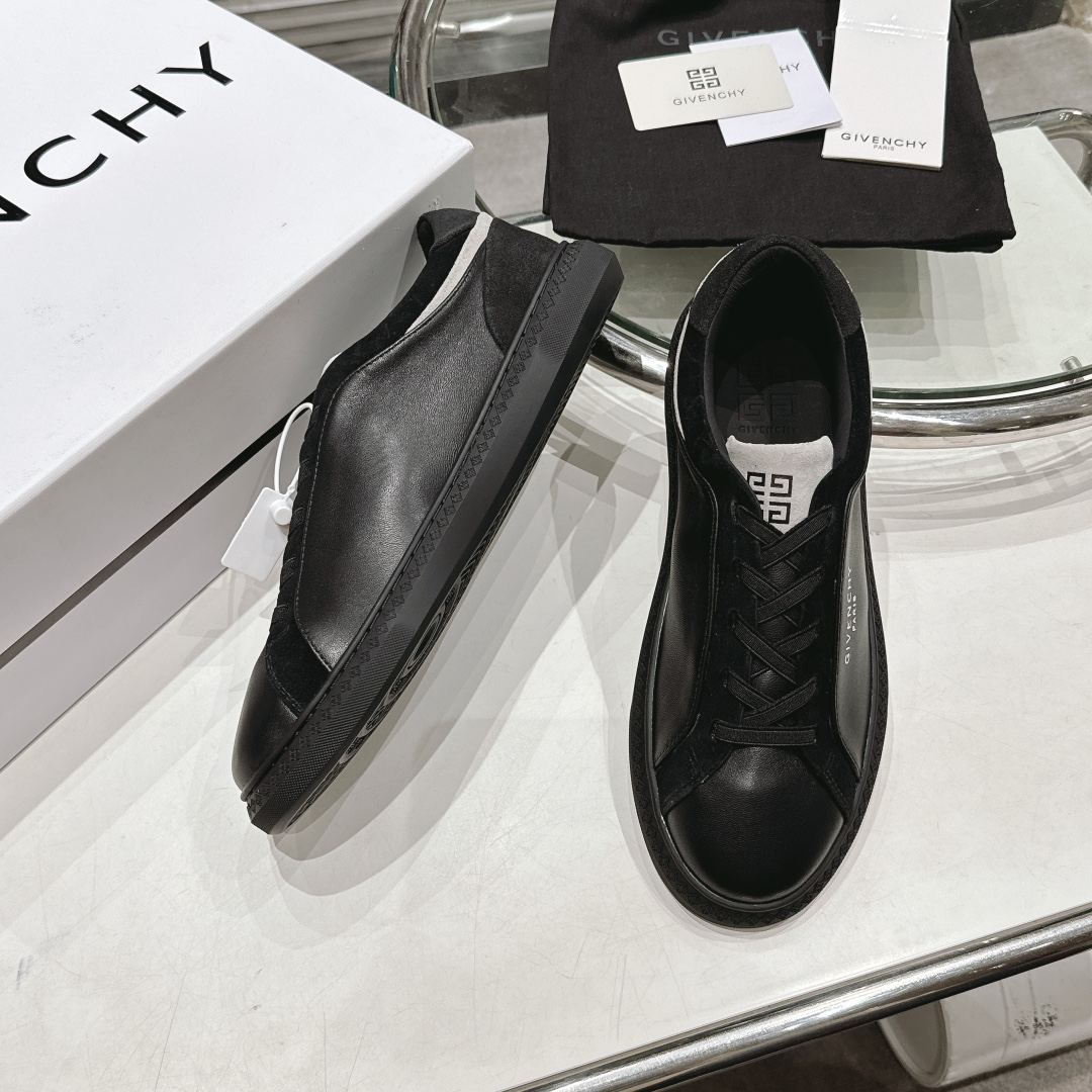 Designer di negozi Givenchy Scarpe Sneaker Uomini Pelle pecora Top bassi 6 i1733345853 5233 0