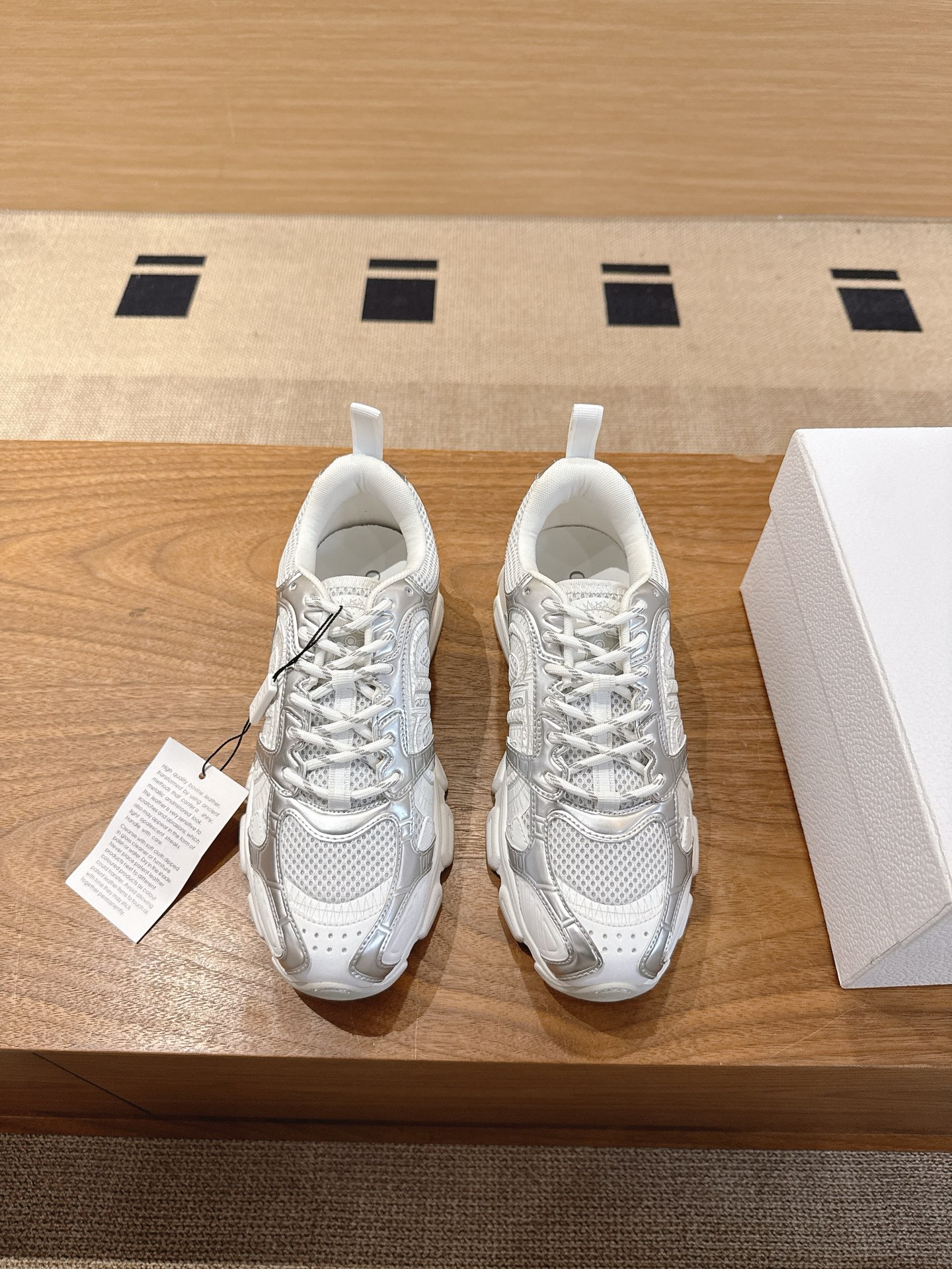 NO:730628,. Original development # Dior Dior Chrono's new casual sports shoes, running shoes and dad shoes are really cool and futuristic! Really cool!  Dior once again interprets the concept of cool fashion. Lucky stars will bless you with good luck. The new EVA soles are ultra-light and ultra-soft. Size 35-40 (customized in 40 units, non-refundable),, dior, dior, sneakers19860909.原版开发 # 迪奥 Dior Chrono新款休闲运动鞋跑鞋老爹鞋 真的酷毙了,未来感十足!真的好飒！再次演绎了迪奥酷时尚的理念,幸运星为你加持好运,全新的EVA鞋底超轻超软 Size35-40（40定做不退换）,,dior,dior,sneakers,Men's shoes