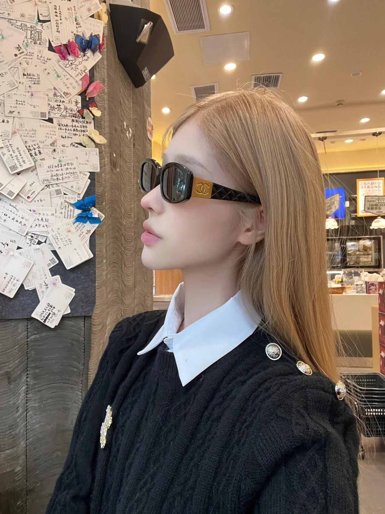  CHANEL
磨砂五金更有质感
MODEL：C74573S
SIZE：52口18-145✨
