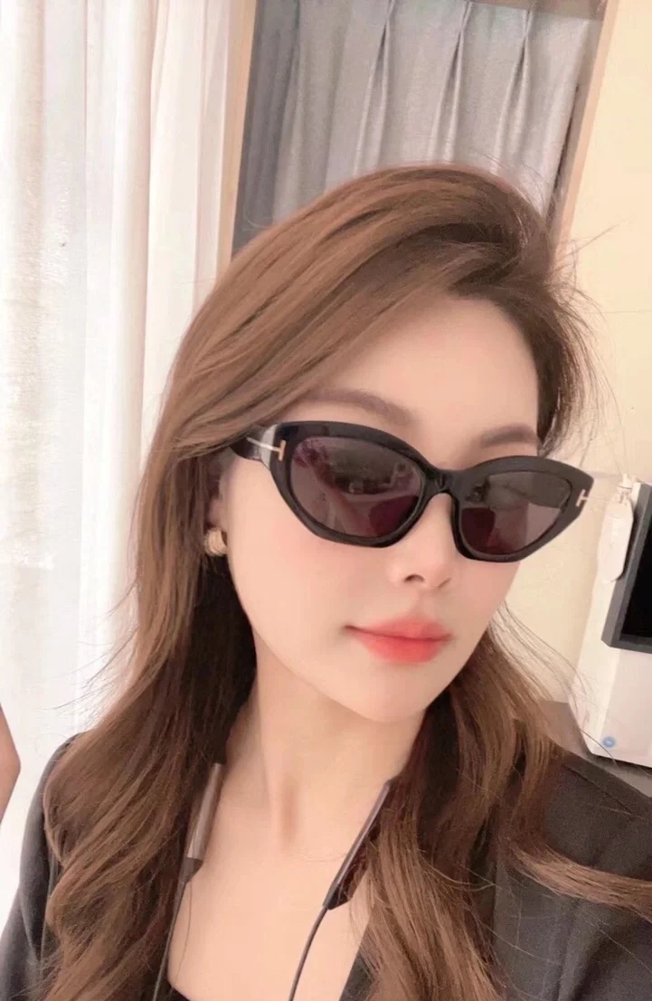 ￼  ￼ TOM FORD
MODEL：TF1168-K
SIZE：54口18-145
