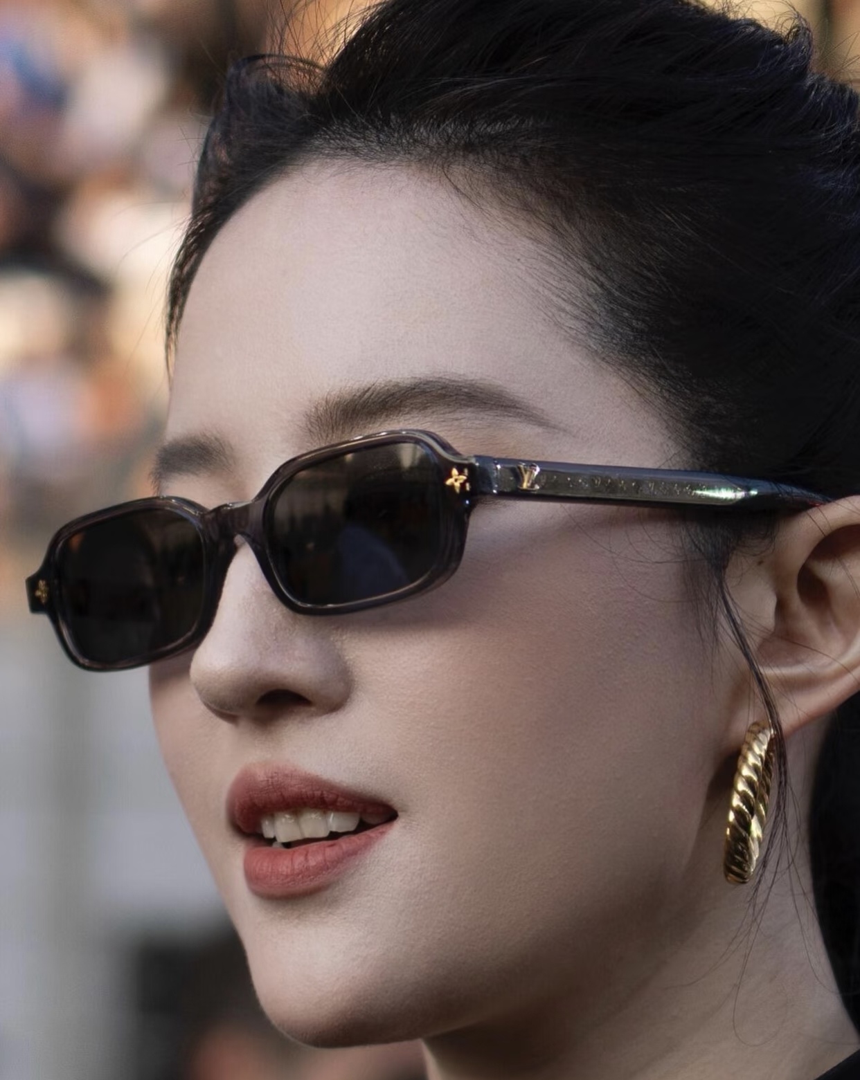 LOUIS VUITTONMODEL：Z3046ESIZE：54口17-145