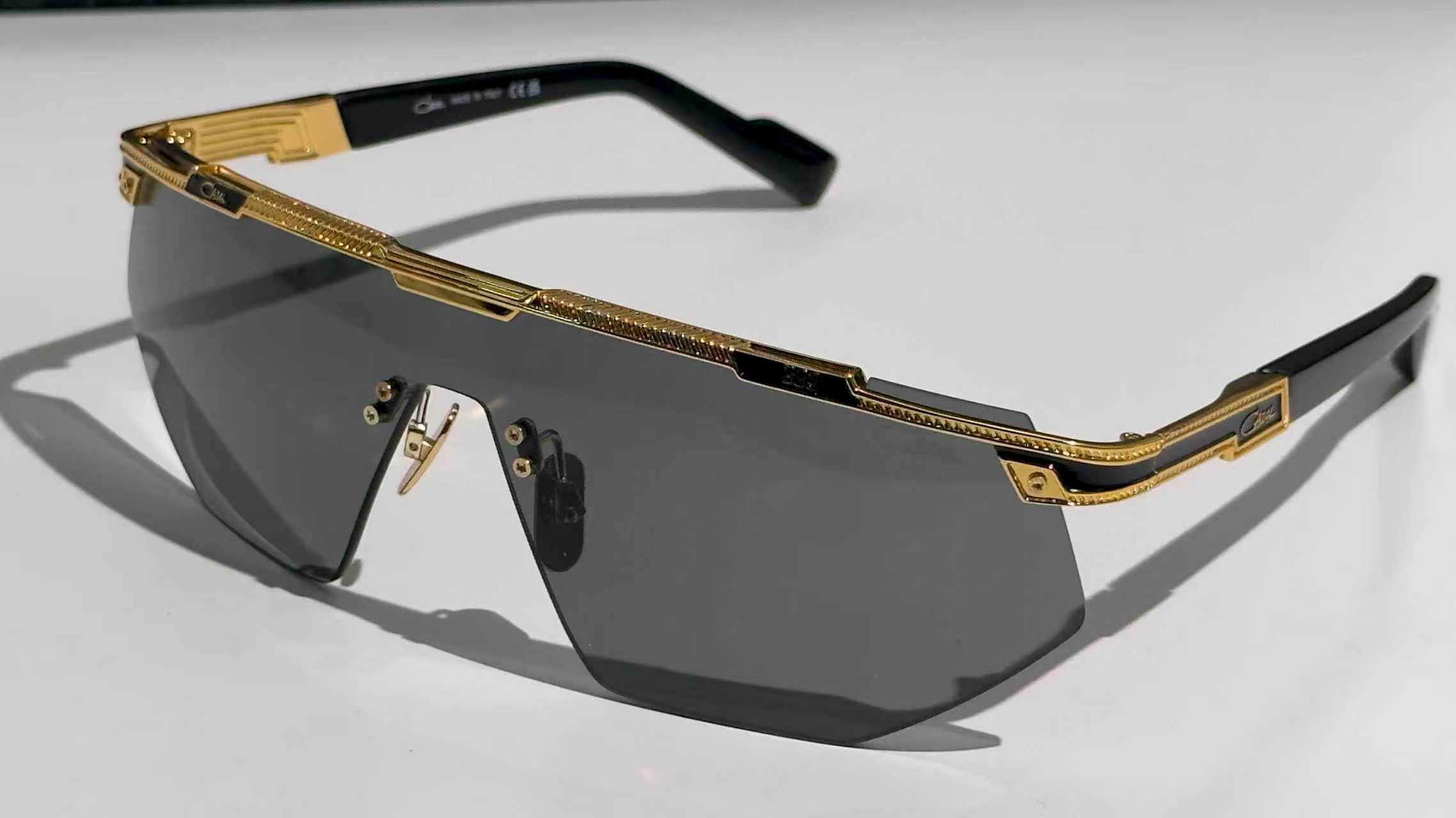 Oversized CazalMODEL：M889SIZE：158口0-135