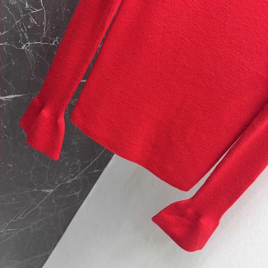 CD23SS新中式手工盘扣红色针织衫圣诞新年战袍新中式风盘扣设计精致复古典雅超细的羊毛针织面料质感超赞重