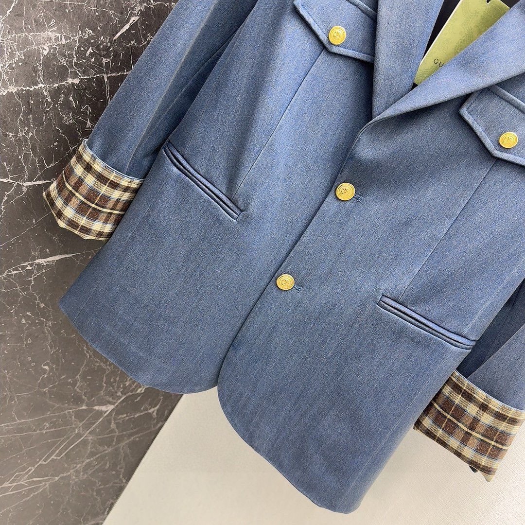 Gu23SS时髦复古风牛仔蓝洗水西装外套高品质牛仔面料比较厚实廓形的剪裁版型是今年的最流行搭配起来轻松时