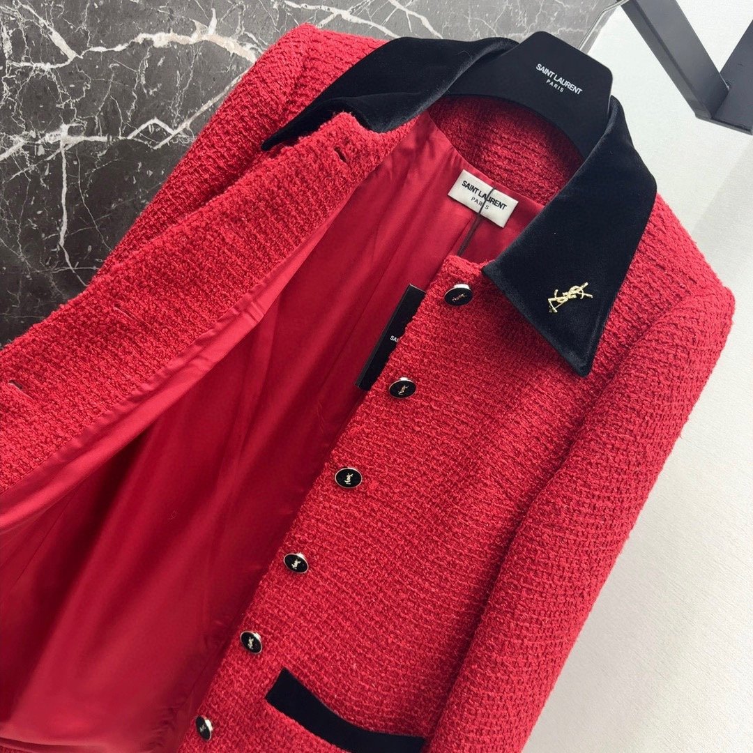 SLSS新年的必备神器名媛风优雅复古粗呢中长款外套️很正的复古红色上身显白第一名优雅抬气质氛围感十足领边