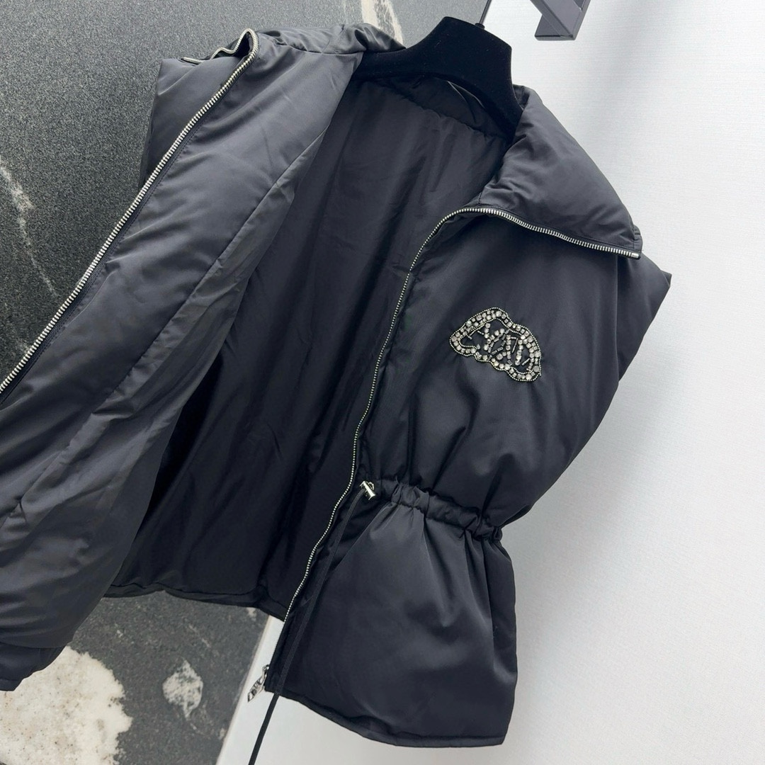 P1035: Versatile Female Suit with Custom Details and High-Quality Materials - 图片 6