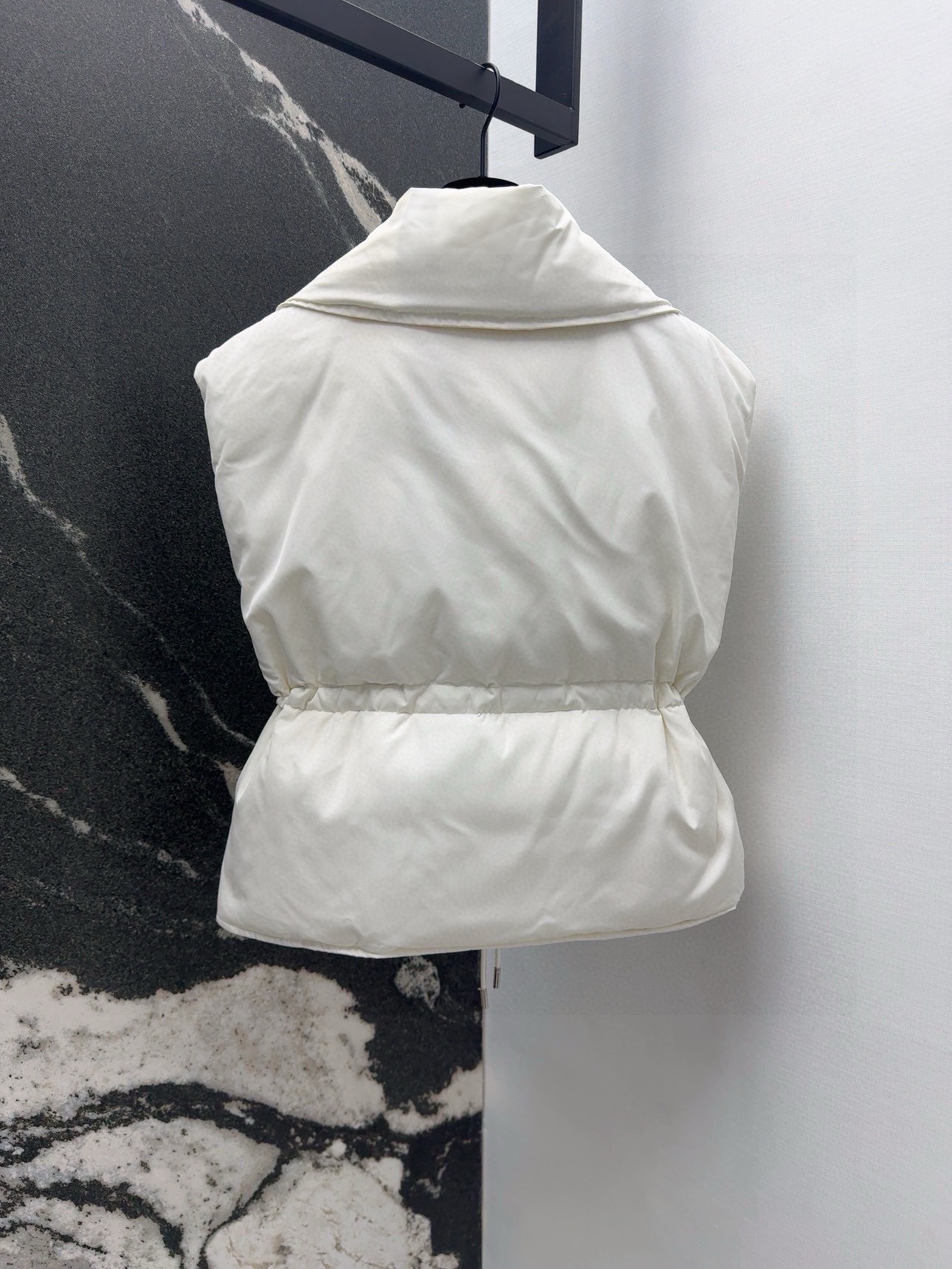 Women’s Classic Bread Coat with H-Style Cut-Up Design and Brand Recognition - 图片 9