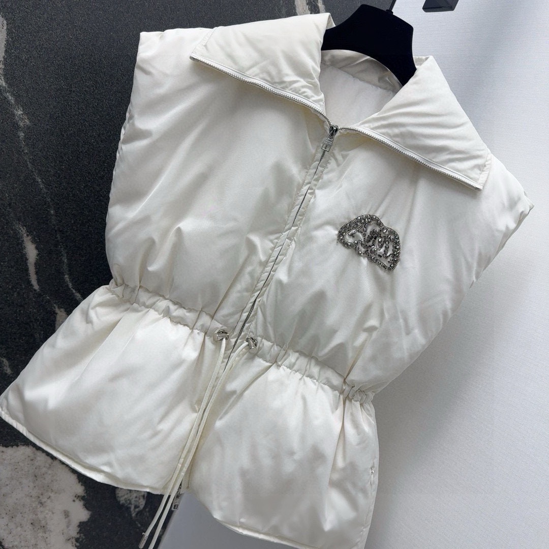 Women’s Classic Bread Coat with H-Style Cut-Up Design and Brand Recognition - 图片 2
