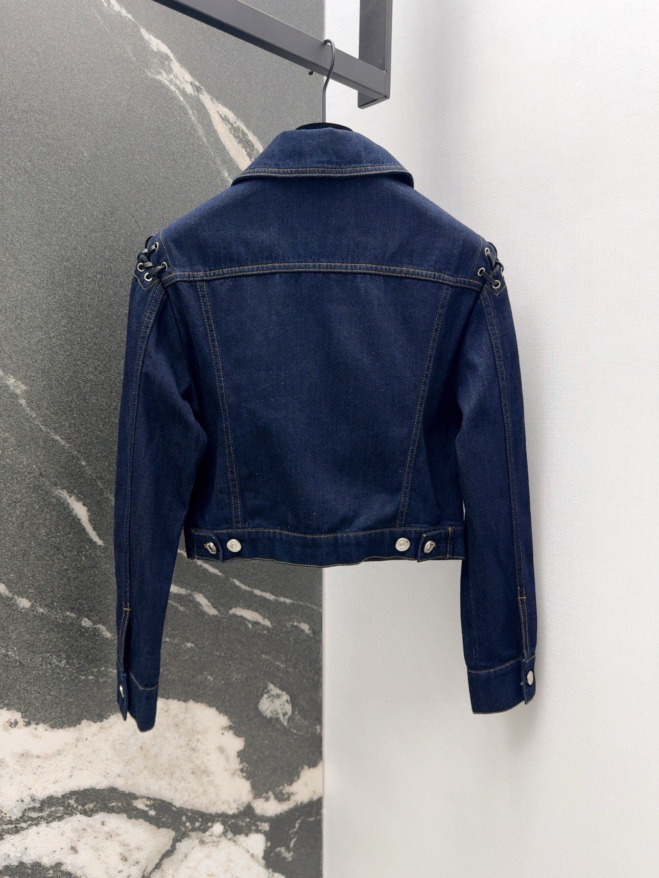 Fashion Review: MCQ 24SS Collection Features Sweet and Stylish One-Size-Fits-All Dress - 图片 8