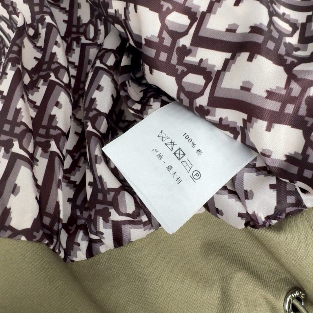 Stylish and Inclusive Khaki Suit with Logolib Design for Spring Fashion SML - 图片 8