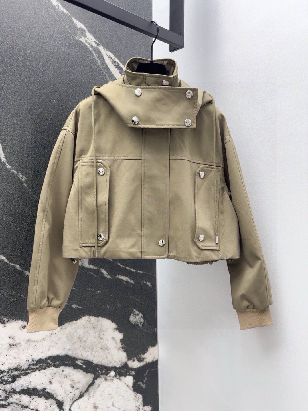 Stylish and Inclusive Khaki Suit with Logolib Design for Spring Fashion SML