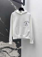 PD 25SS --- La versión de la manga del hombro del collar redonda de la impresión de cartas nuevas de la primera primavera está llena y no recoge personas. 1 PD 25SS — La versión de la manga del hombro del collar redonda de la impresión de cartas nuevas de la primera primavera está llena y no recoge personas.