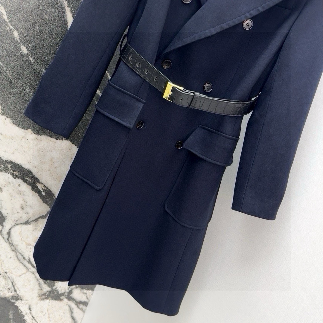Stylish New Men’s Suit Collection with Double-Button and Wide Shoulder Designs - 图片 4