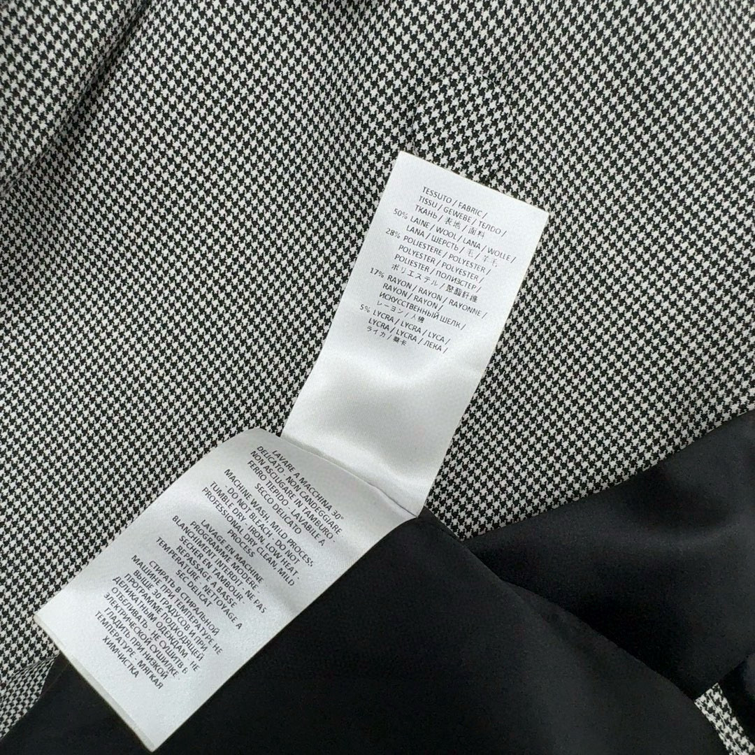 Timeless Spring Fashion: P989 Classic Cross-Button Dress with MCQ 25SS Integration - 图片 7