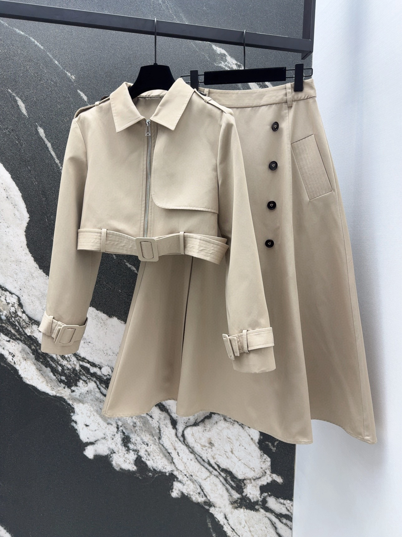Stylish BV 25SS Female Suit: Short Wind Jacket, Half Skirt, Custom Fabric, Long Legs