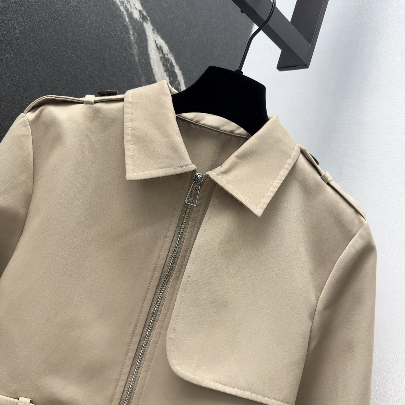 Stylish BV 25SS Female Suit: Short Wind Jacket, Half Skirt, Custom Fabric, Long Legs - 图片 4