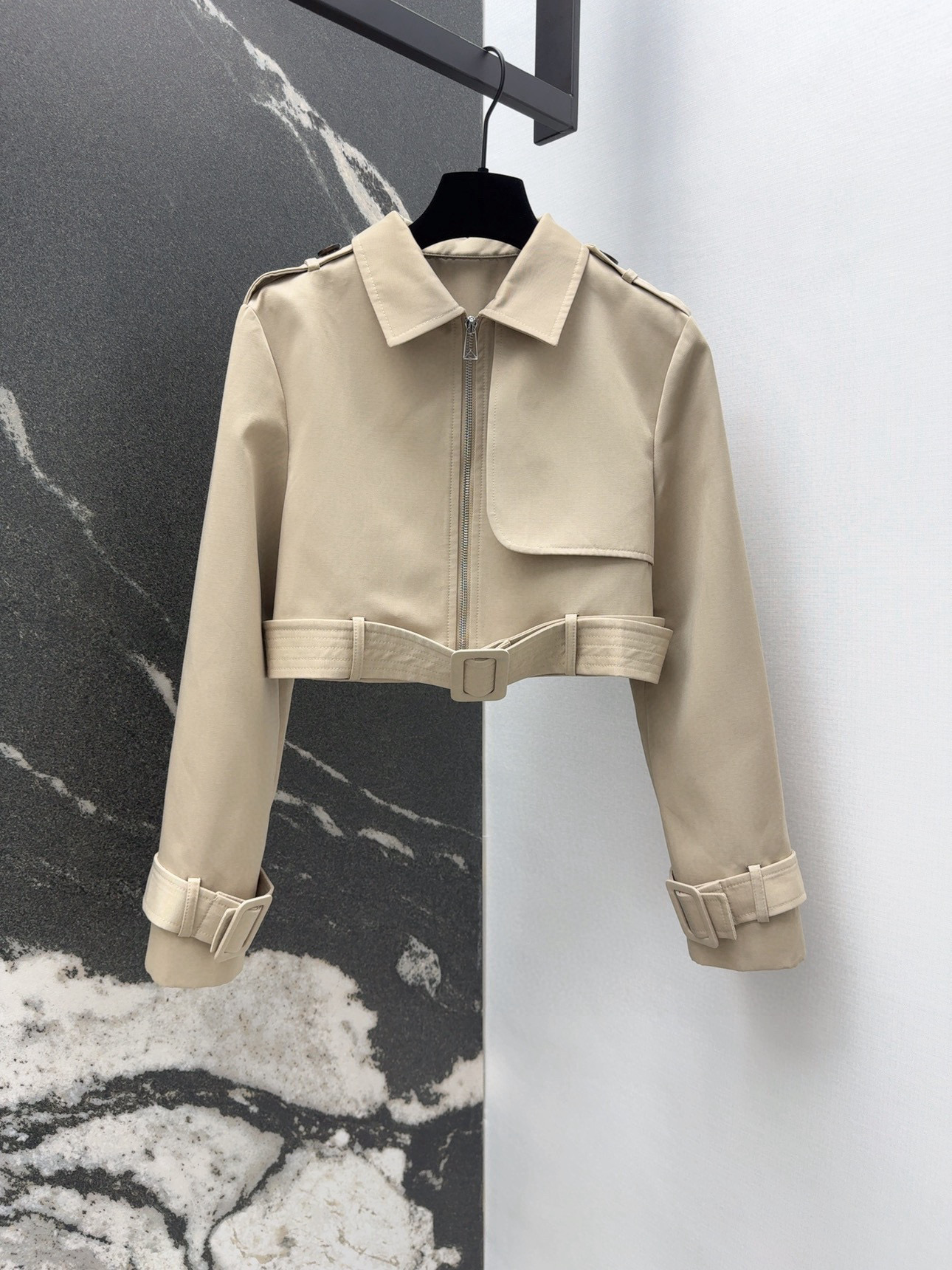 Stylish BV 25SS Female Suit: Short Wind Jacket, Half Skirt, Custom Fabric, Long Legs - 图片 2