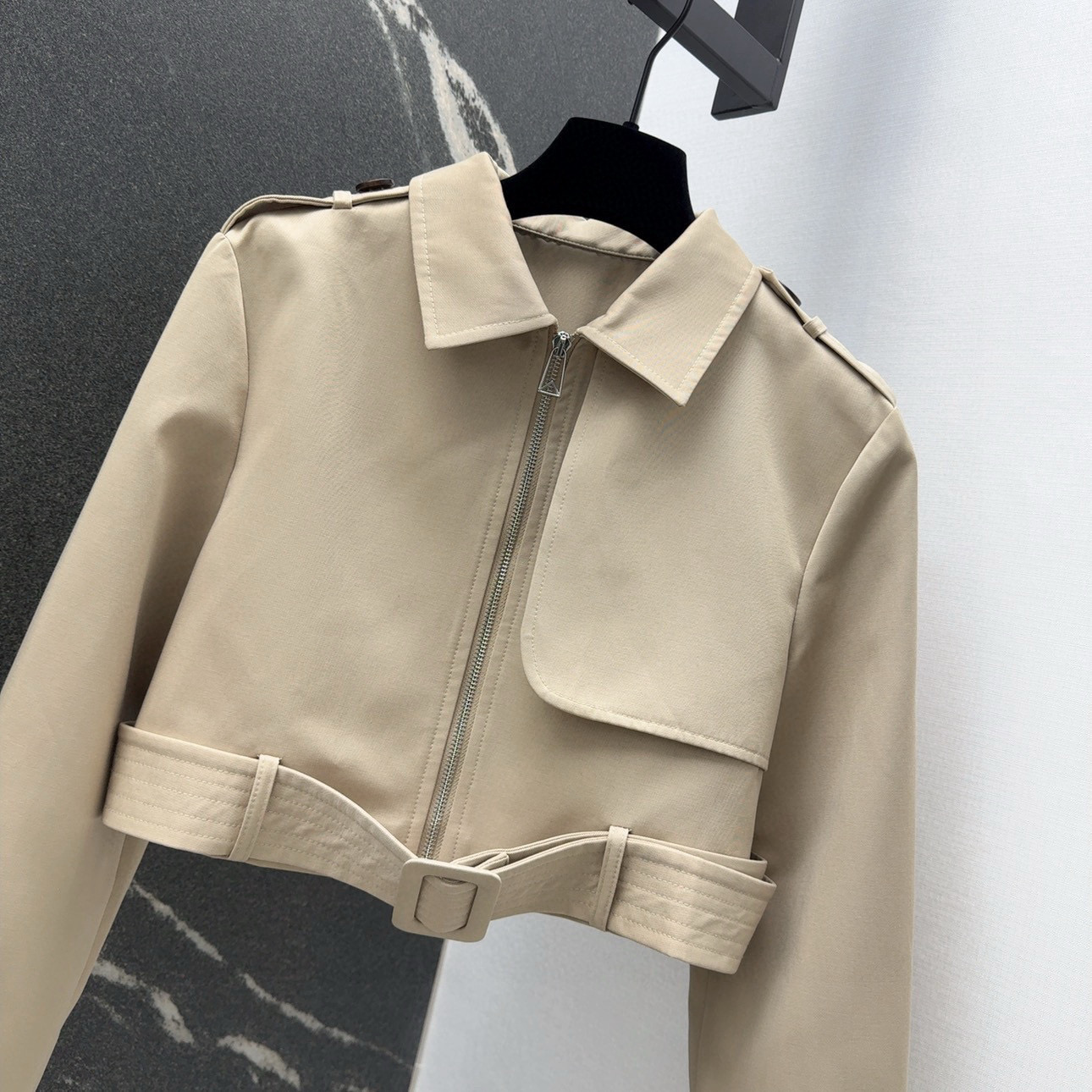 Stylish One-Size Female Spring Suit: BV 25SS Wind Jacket and Half Skirt - 图片 3