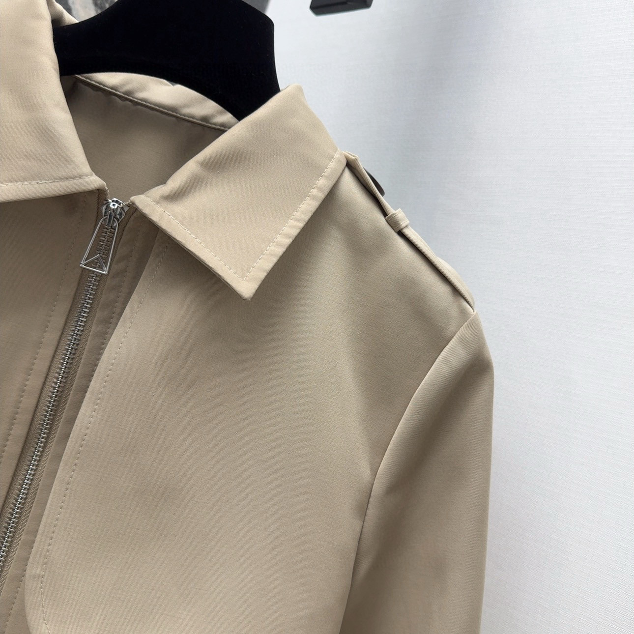 Stylish One-Size Female Spring Suit: BV 25SS Wind Jacket and Half Skirt - 图片 5