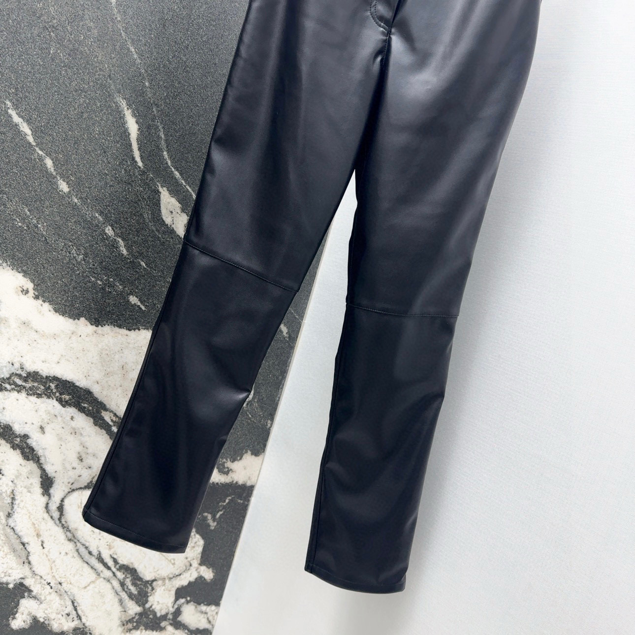 Fashion Alert: P621 Original Rags – Stylish and Handsome Leather Pants for Spring - 图片 6