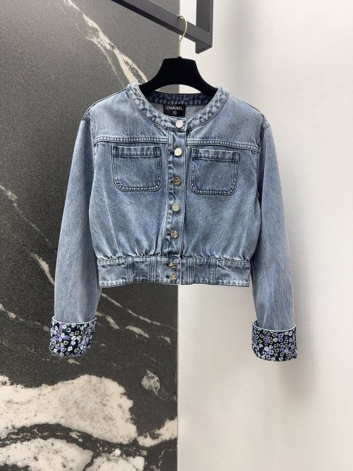 Chanel 25SS Double Pocket Distressed Denim Jacket with Floral Details 1 Chanel 25SS Double Pocket Distressed Denim Jacket with Floral Details