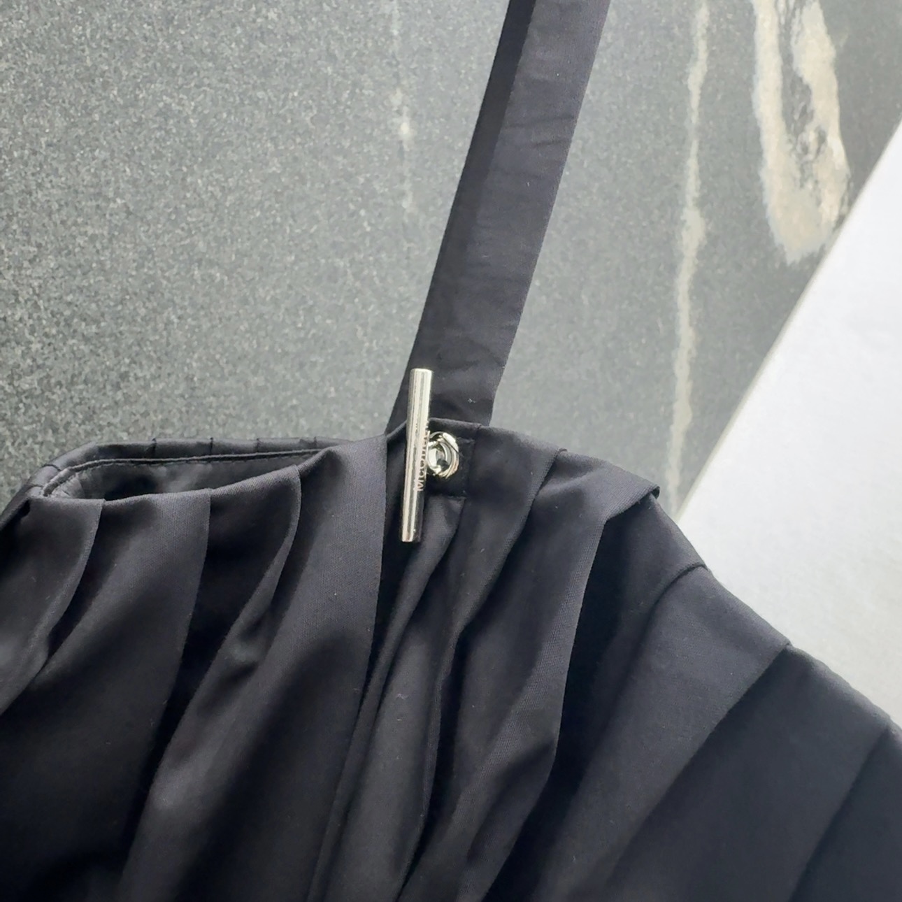 High-Quality Silk-Cotton Dress: Classic Black System for Young Woman - 图片 5