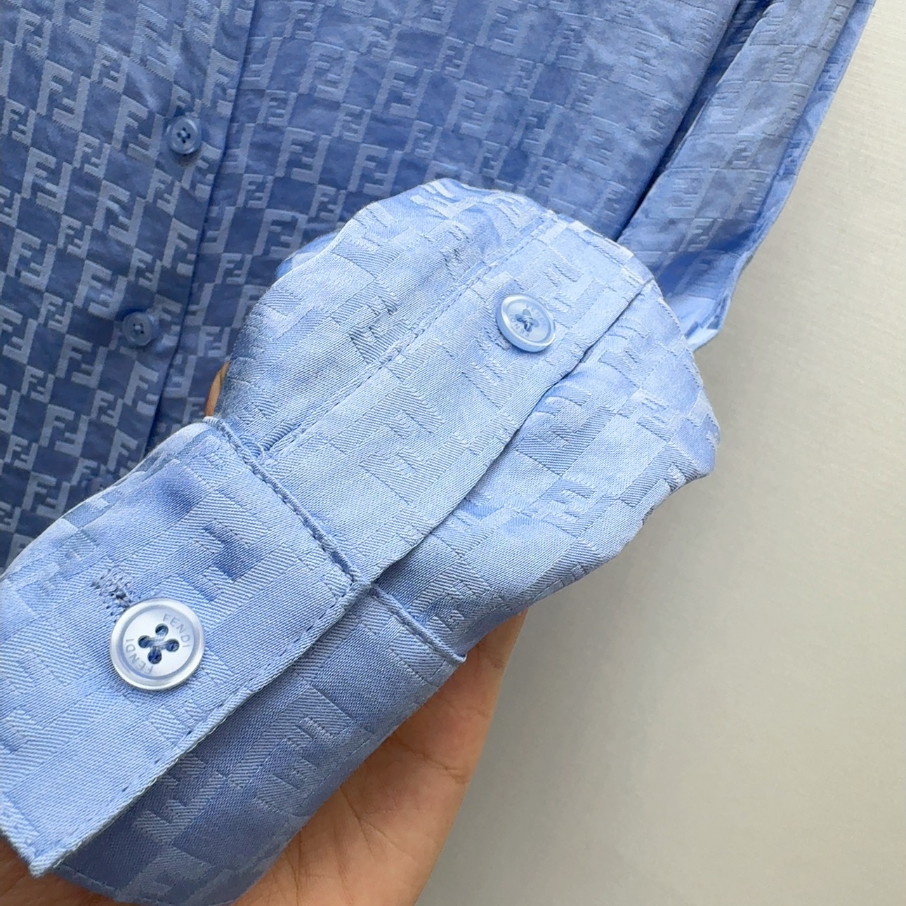 “FD 25SS Spring and Summer Women’s Shirts: Stylish Designs in Glacial Blue and Dark Grained Fabric” - 图片 6