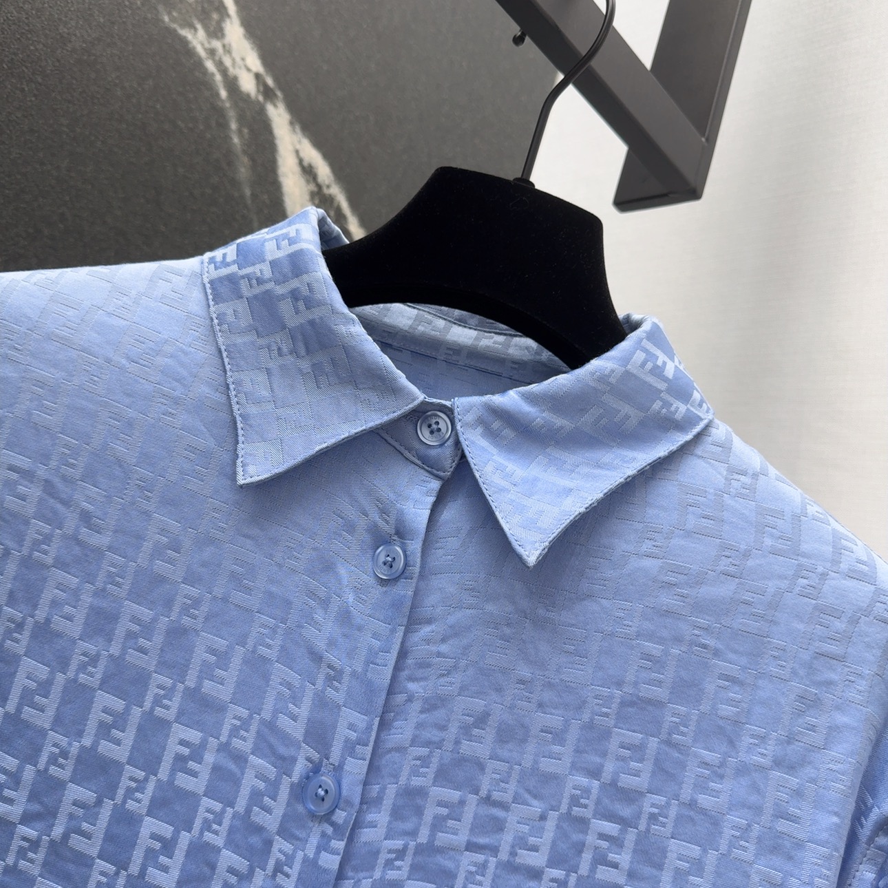 “FD 25SS Spring and Summer Women’s Shirts: Stylish Designs in Glacial Blue and Dark Grained Fabric” - 图片 3