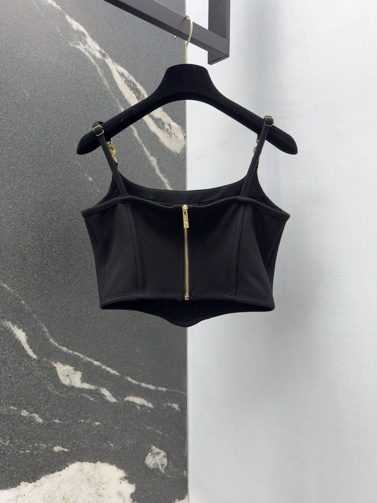 “Spring and Summer Medusa V-Shaped Bra Set: Sexy, Super Thin Design with Nostalgic High-Street Monos” - 图片 7