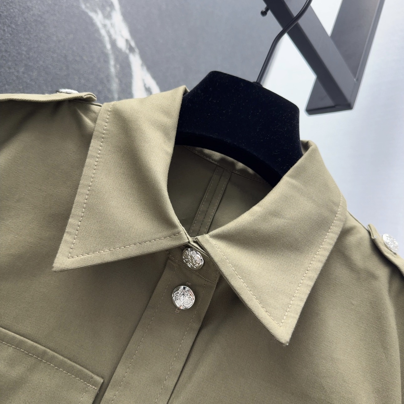 “MCQ 25SS Women’s Clothing: New Qucchi Green Suit for Spring and Summer” - 图片 4