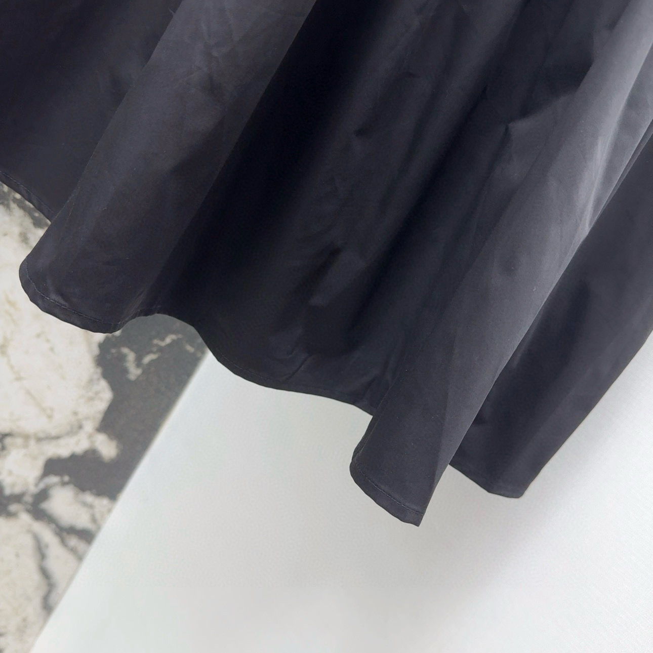 High-quality Silk-Cotton Dress: Classic Black System with Stylish Hardware Fitting - 图片 7