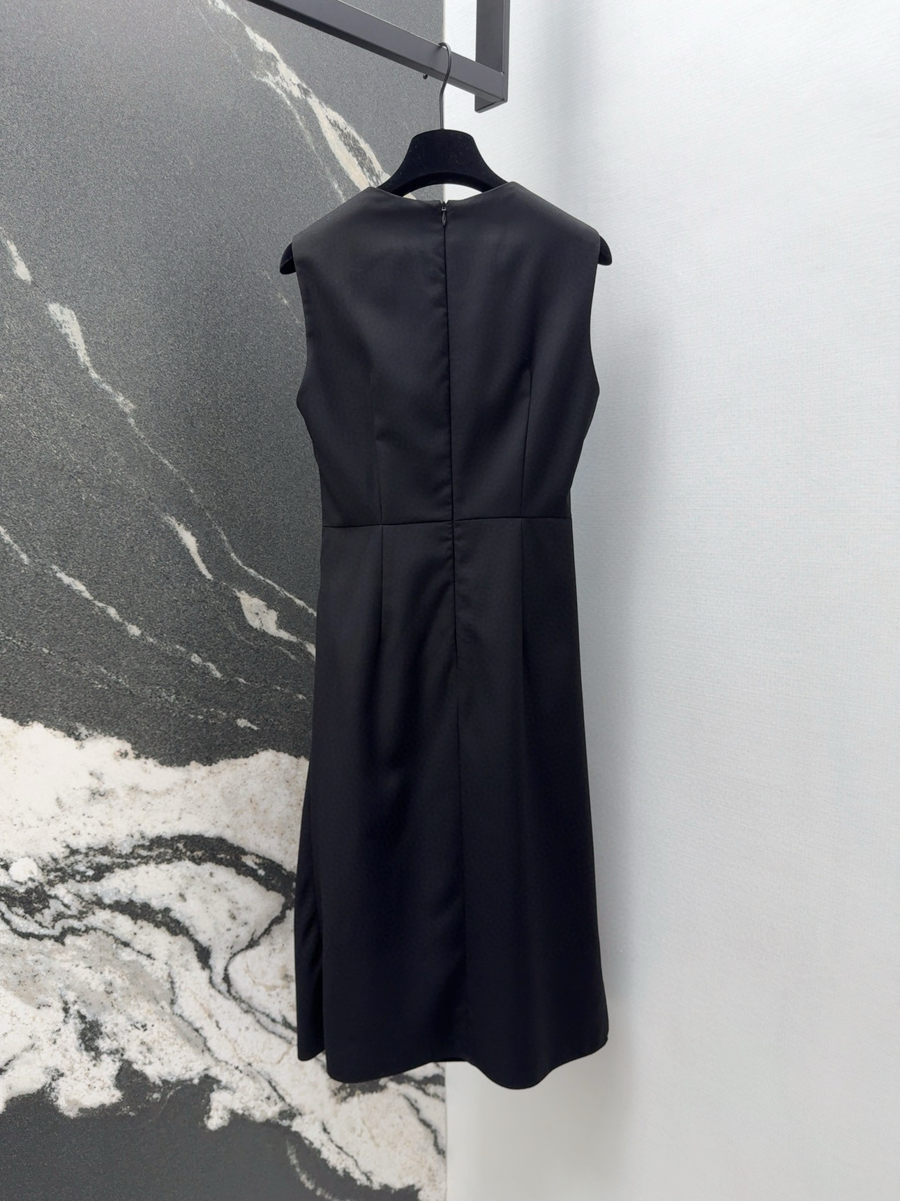 Stylish P598 One-Size-Fits-All Dress: Spring-Summer MCQ 25SS Collection Highlighting Irregular Wrinkled Design - 图片 9