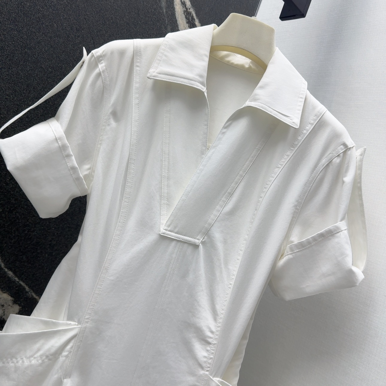 Elegant Summer Dress: BV 25SS Collection Features Feminine Design with Unique Details - 图片 3