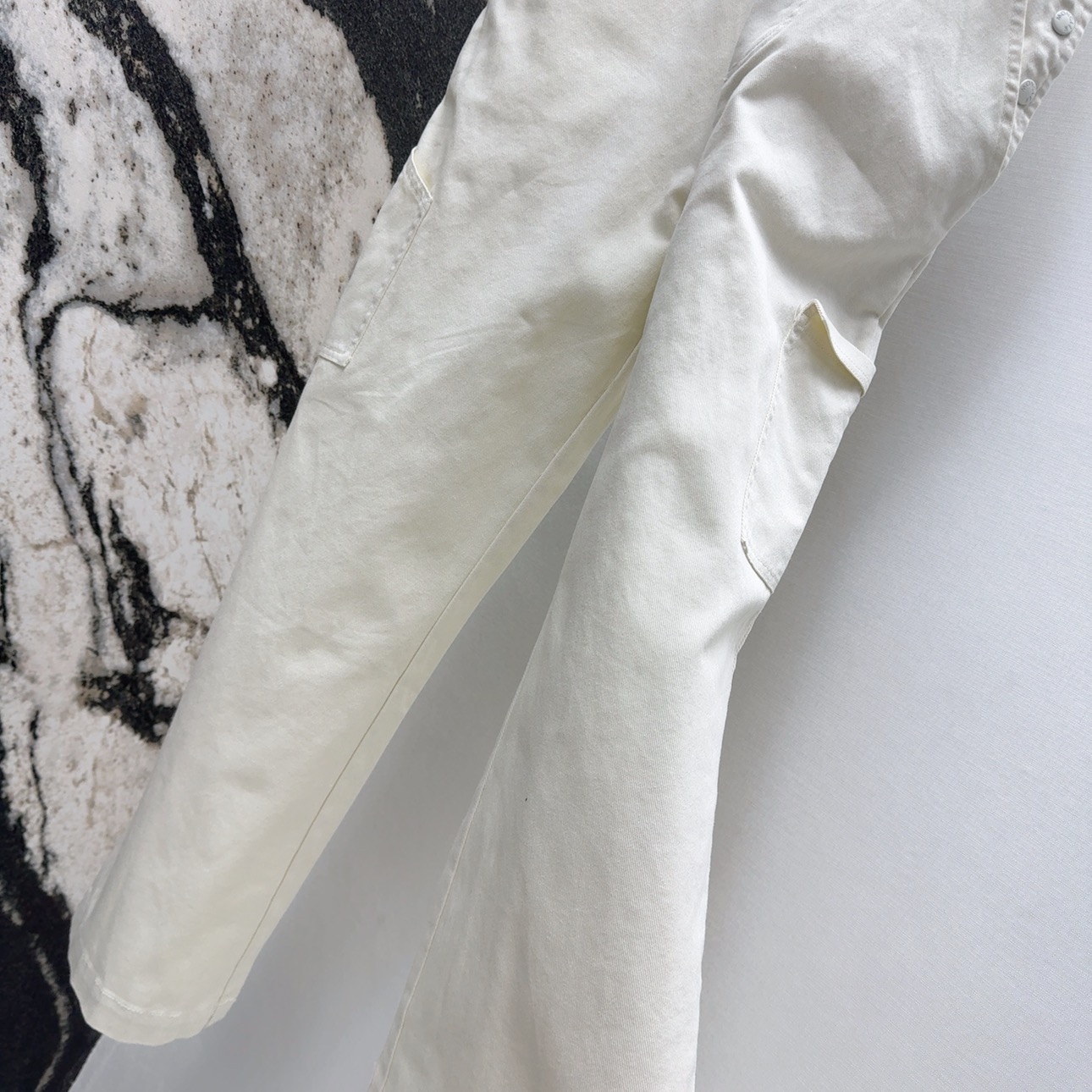 “MC 25SS Female Suit: Stylish Spring & Summer Jeans with Glitter Details” - 图片 6