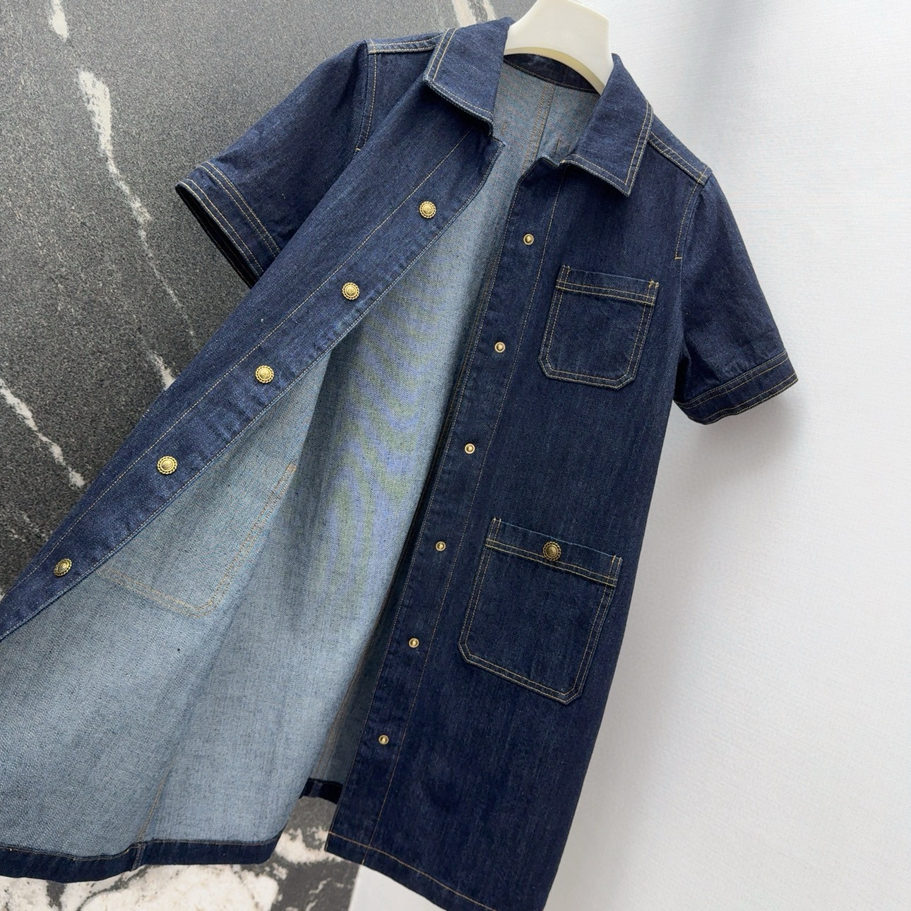 “New Water-Washing Cowboy Dress: Low-Key Luxuriousness with Back-Skind Design” - 图片 6
