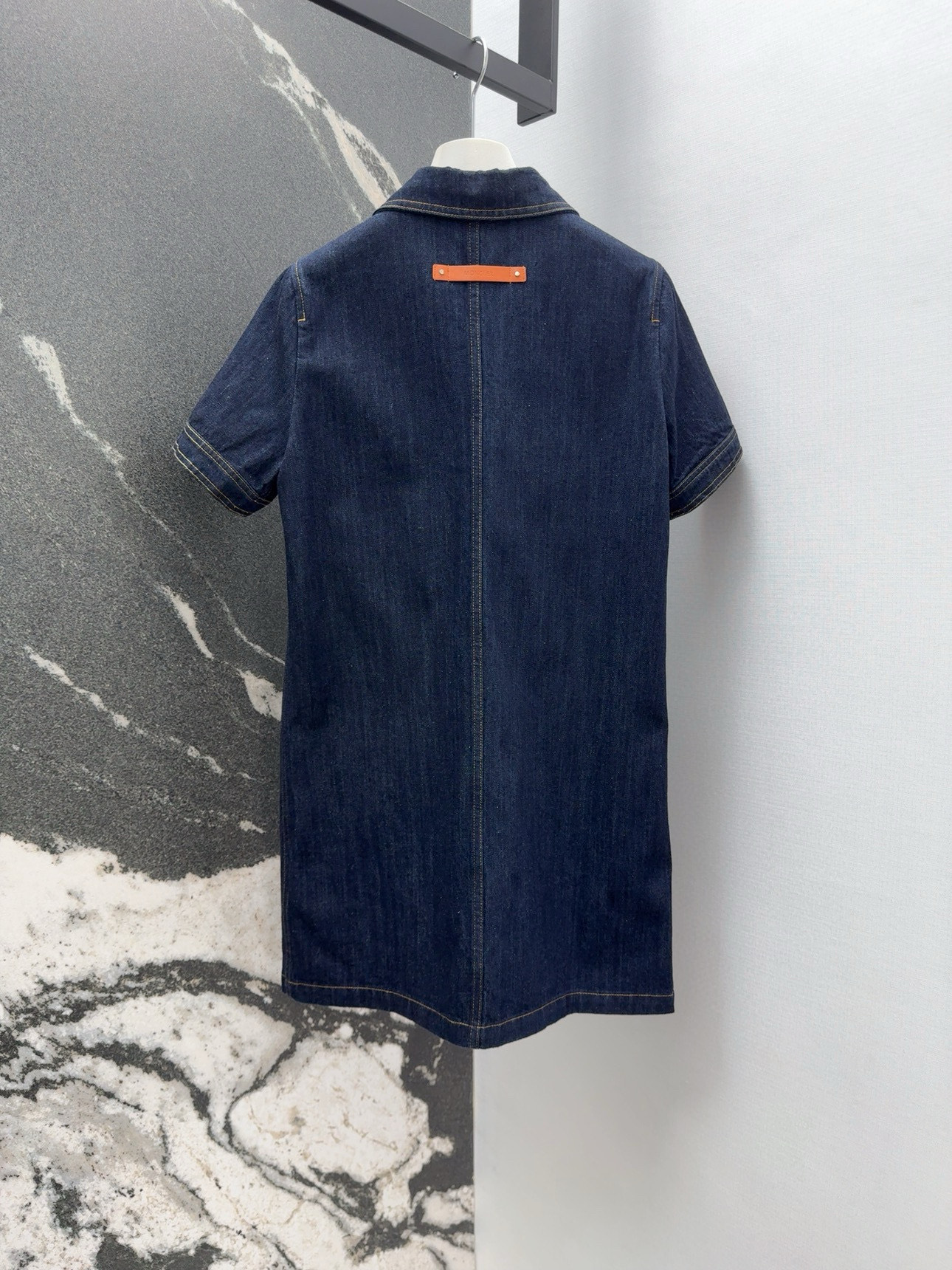 “New Water-Washing Cowboy Dress: Low-Key Luxuriousness with Back-Skind Design” - 图片 8