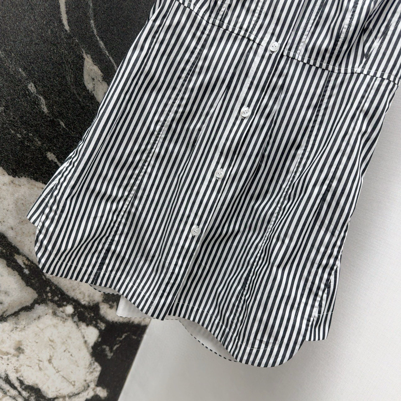 “MAX 25SS Female Suit: Stylish Spring & Summer Air-Trip Dress for Strong Women” - 图片 6